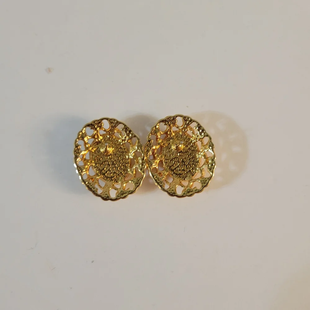 Cameo Pierced Earrings Goldtone